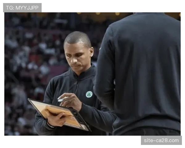 卡尔·斯梅斯科创WNBA历史：菜鸟主帅率梦想打出队史最佳战绩